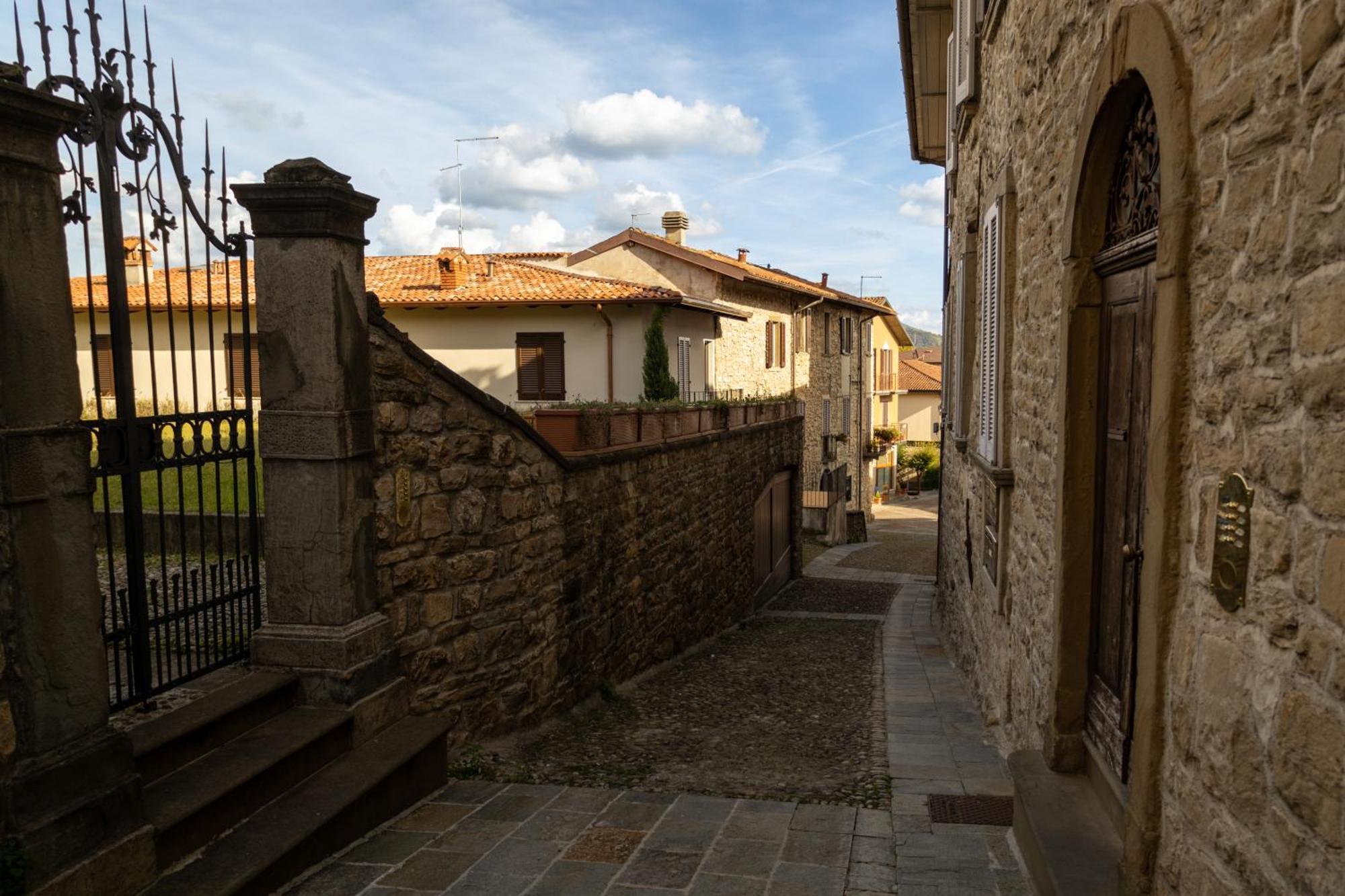Costa di Mezzate Casa Vacanze Rasetto מראה חיצוני תמונה